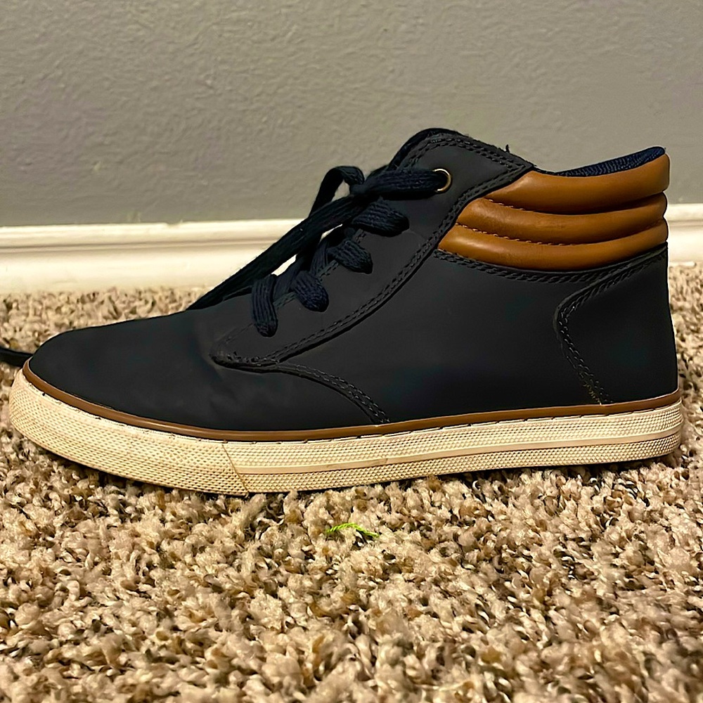 Men’s Size 5 from The children’s place.